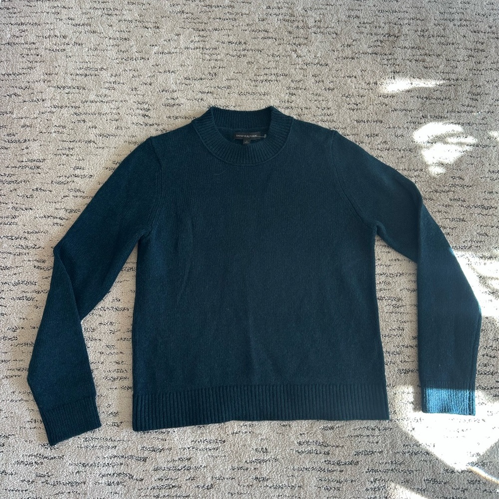 Women’s banana republic sweater